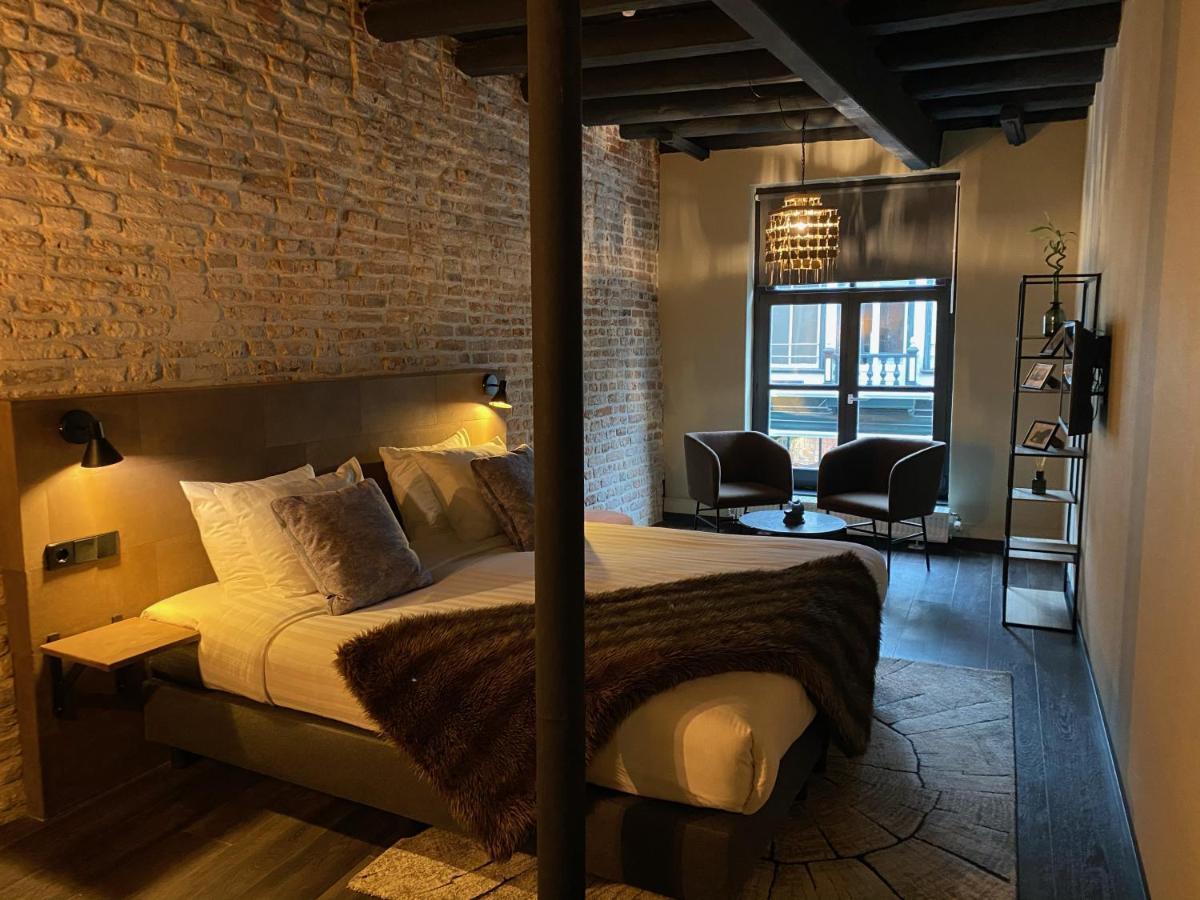 Hotel De 4*