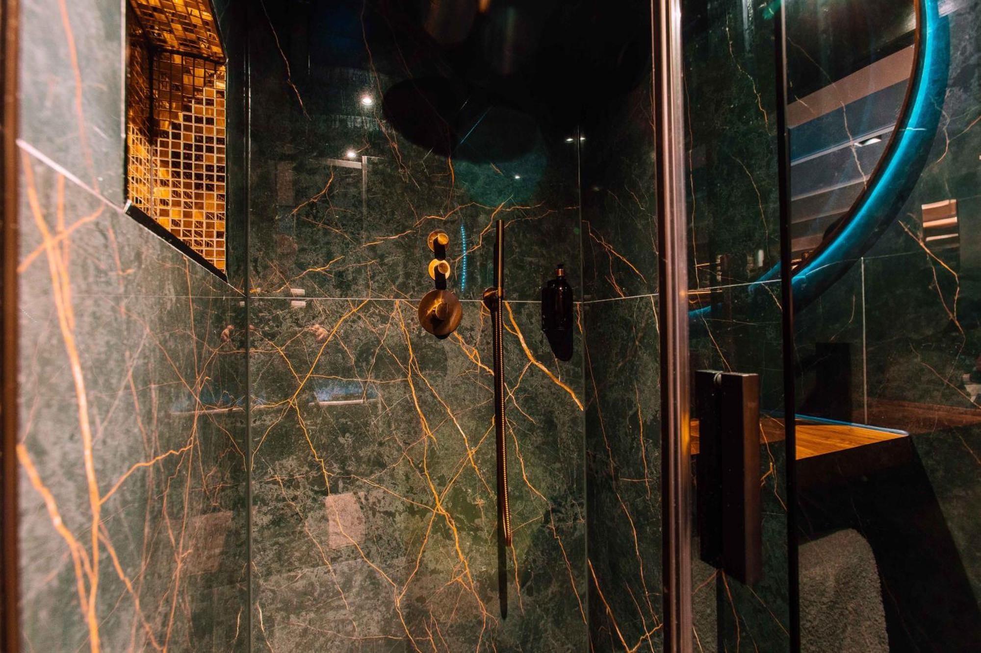 Hotel De 4*